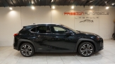 Lexus UX250H 4WD - photo 4
